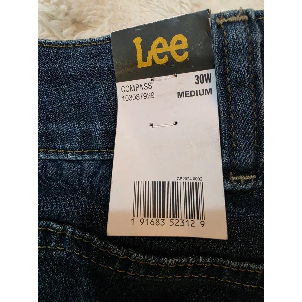 NWT Lee Plus Size Legendary Regular Bootcut Jeans - Compass Wash - 30W Medium